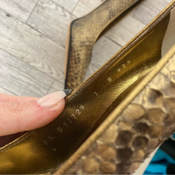 ☀️Cole Haan genuine python pointed toe pumps - Picture 7 of 9